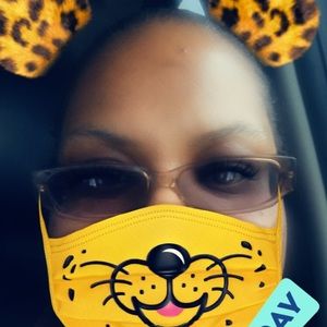 Meet your Posher, Damika